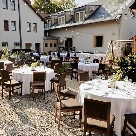 Revesz Hotel, Restaurant And Rosa Spa Дьор Екстериор снимка