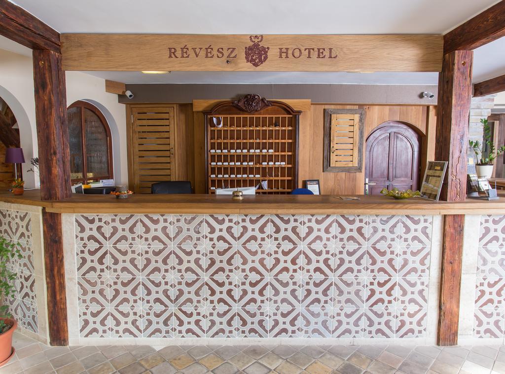 Revesz Hotel, Restaurant And Rosa Spa Дьор Екстериор снимка