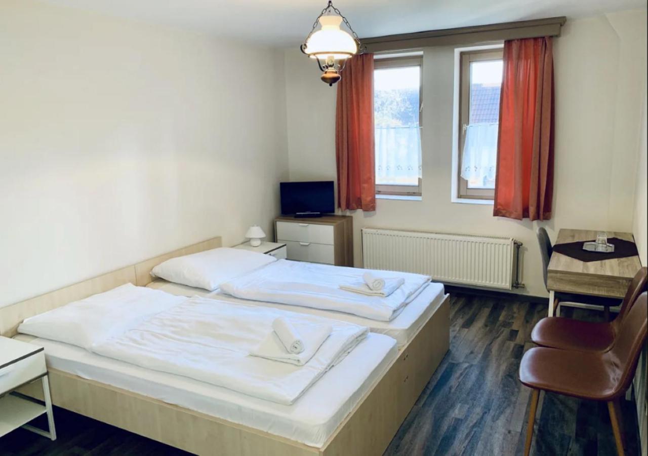 Revesz Hotel, Restaurant And Rosa Spa Дьор Екстериор снимка